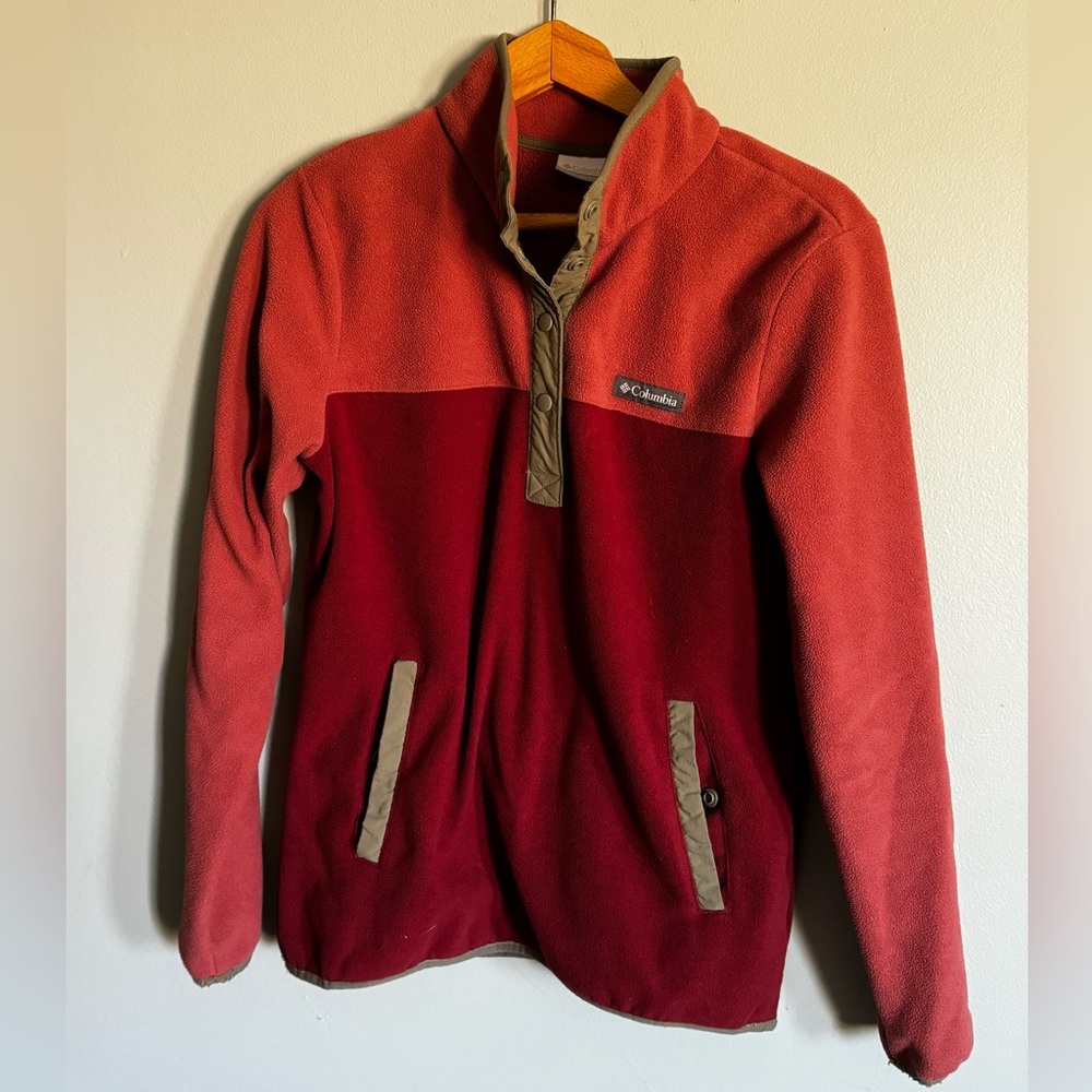 Two Toned Red Women’s Columbia quarter zip fleece pullover jacket